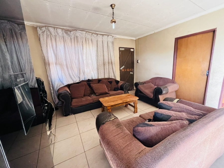 2 Bedroom Property for Sale in Bloemside 4 Free State